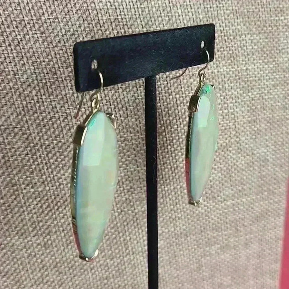 Gold tone opal like drop earrings - Picture 7 of 14